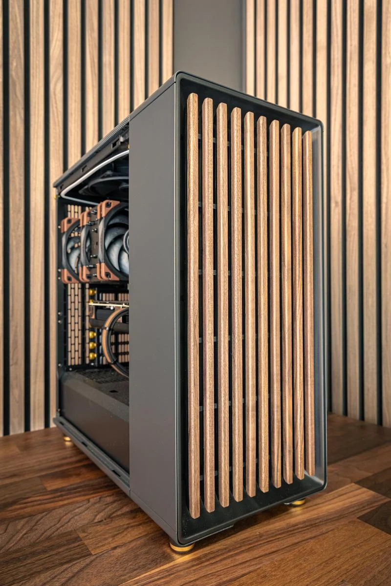 PC con gabinete Fractal North negro con frente de madera